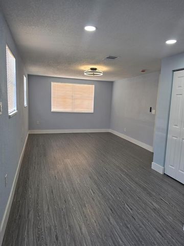 7710 CORAL VINE LANE, Tampa, FL 33619