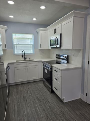 7710 CORAL VINE LANE, Tampa, FL 33619