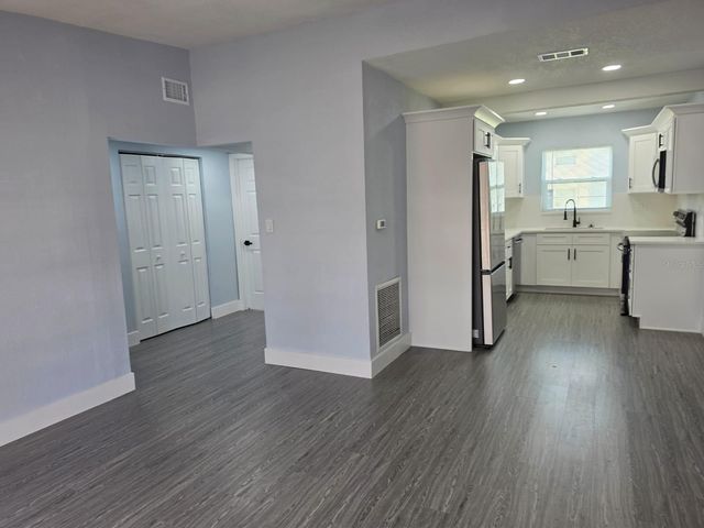 7710 CORAL VINE LANE, Tampa, FL 33619