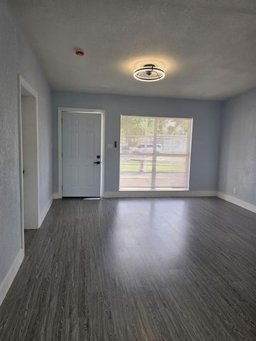 7710 CORAL VINE LANE, Tampa, FL 33619