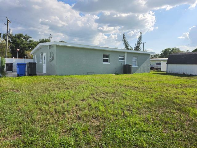 7710 CORAL VINE LANE, Tampa, FL 33619