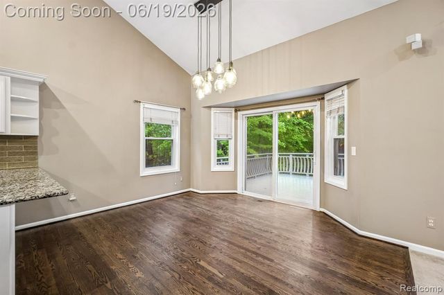 2093 Deer Run Trail, Waterford, MI 48329