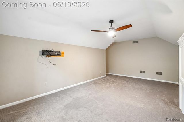 2093 Deer Run Trail, Waterford, MI 48329