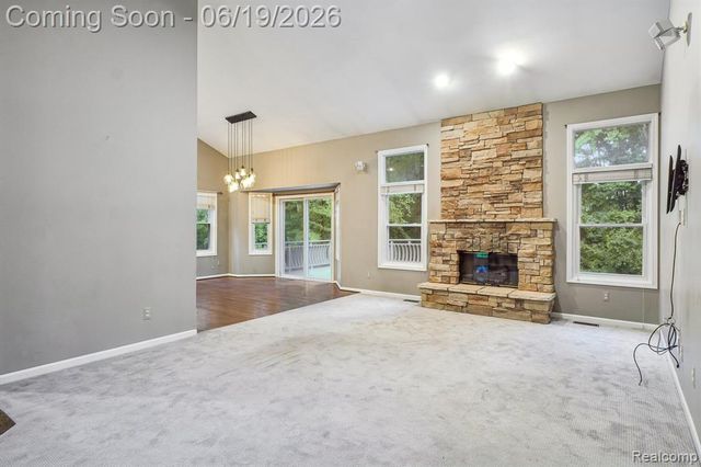 2093 Deer Run Trail, Waterford, MI 48329