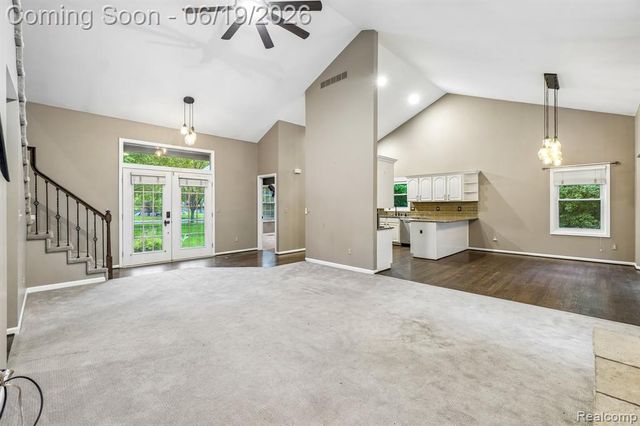 2093 Deer Run Trail, Waterford, MI 48329