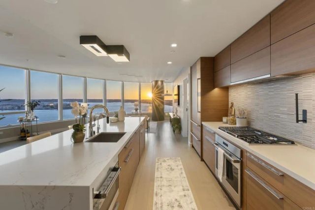 888 W E Street 3002, San Diego, CA 92101