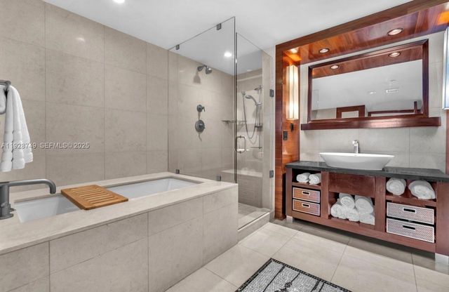 6801 Collins Ave 718, Miami Beach, FL 33141