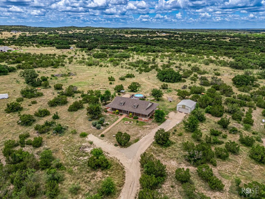 Image 2 of property listing at 5850 Green Oaks Drive, Christoval, TX 76935