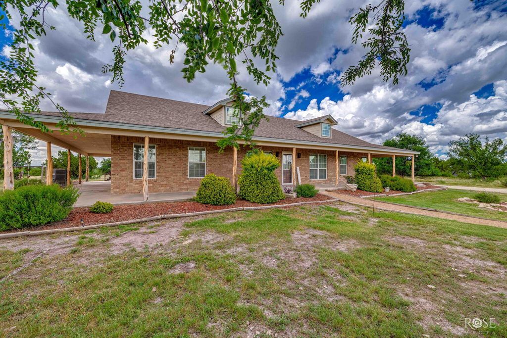 Image 21 of property listing at 5850 Green Oaks Drive, Christoval, TX 76935