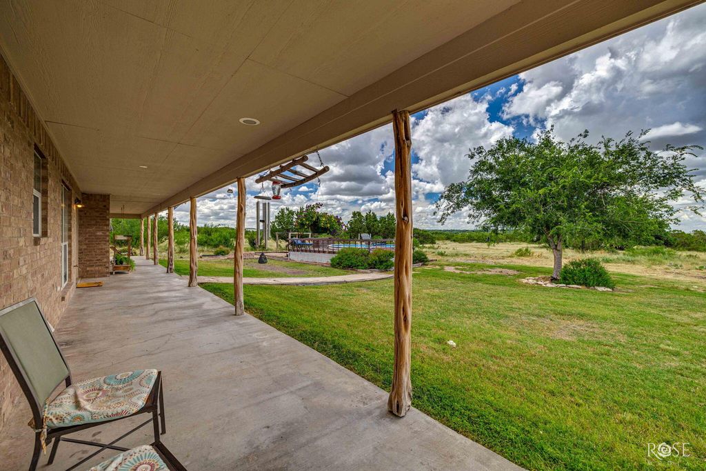 Image 4 of property listing at 5850 Green Oaks Drive, Christoval, TX 76935