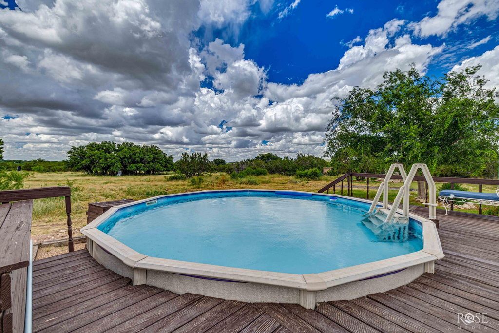 Image 9 of property listing at 5850 Green Oaks Drive, Christoval, TX 76935