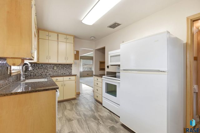 1108 S Willow Ave Avenue, Sioux Falls, SD 57105