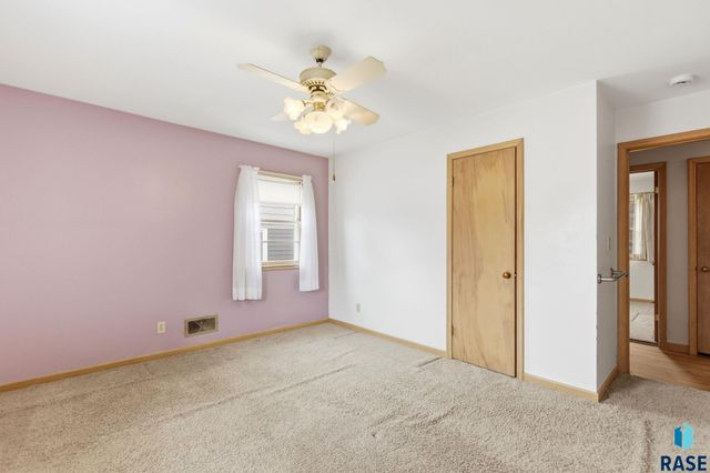 1108 S Willow Ave Avenue, Sioux Falls, SD 57105