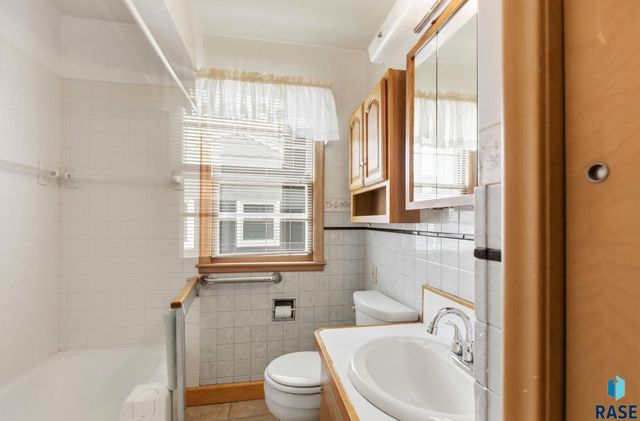 1108 S Willow Ave Avenue, Sioux Falls, SD 57105