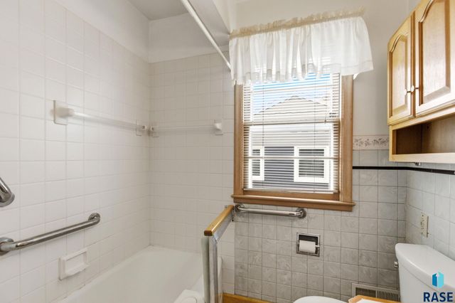 1108 S Willow Ave Avenue, Sioux Falls, SD 57105