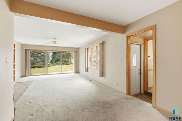 1108 S Willow Ave Avenue, Sioux Falls, SD 57105