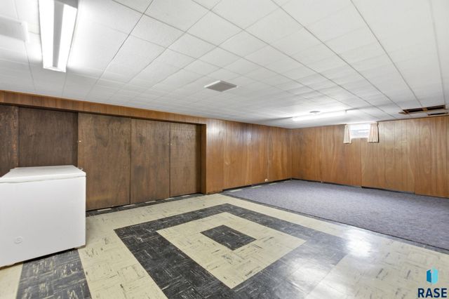 1108 S Willow Ave Avenue, Sioux Falls, SD 57105