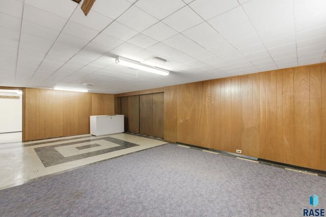 1108 S Willow Ave Avenue, Sioux Falls, SD 57105