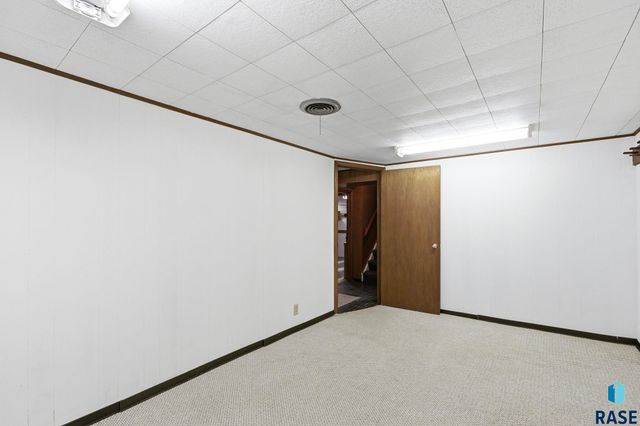 1108 S Willow Ave Avenue, Sioux Falls, SD 57105