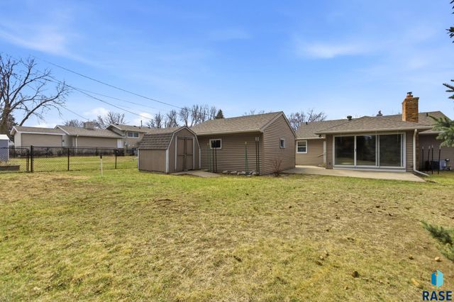 1108 S Willow Ave Avenue, Sioux Falls, SD 57105