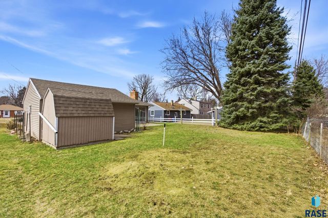 1108 S Willow Ave Avenue, Sioux Falls, SD 57105