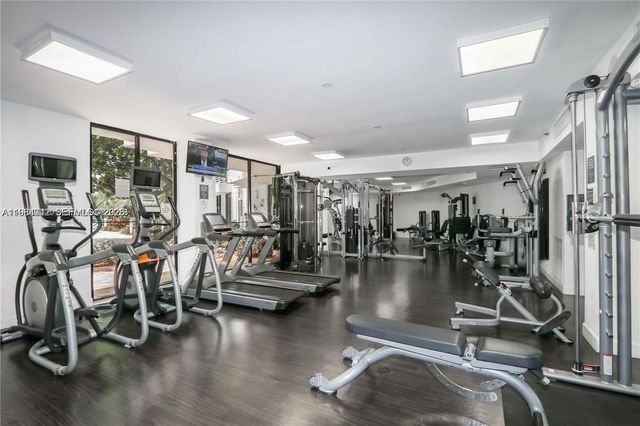 3300 NE 192nd St 1815, Aventura, FL 33180