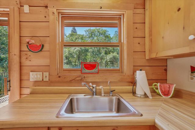 3240 Moshiron Dr, Foresthill, CA 95631