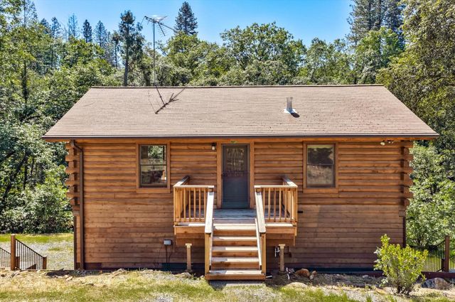 3240 Moshiron Dr, Foresthill, CA 95631