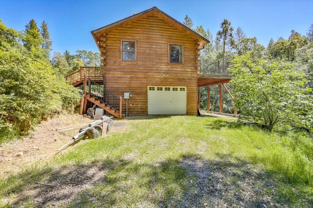 3240 Moshiron Dr, Foresthill, CA 95631