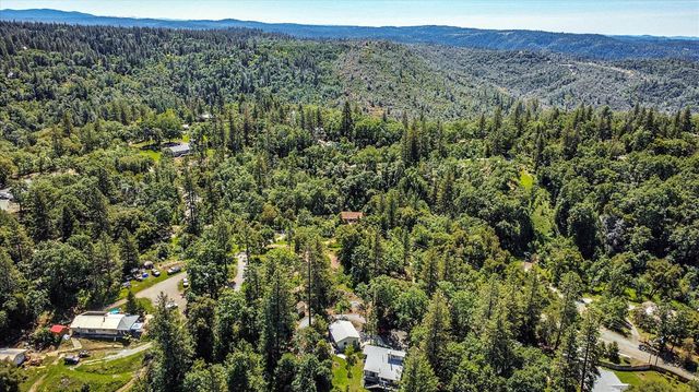 3240 Moshiron Dr, Foresthill, CA 95631
