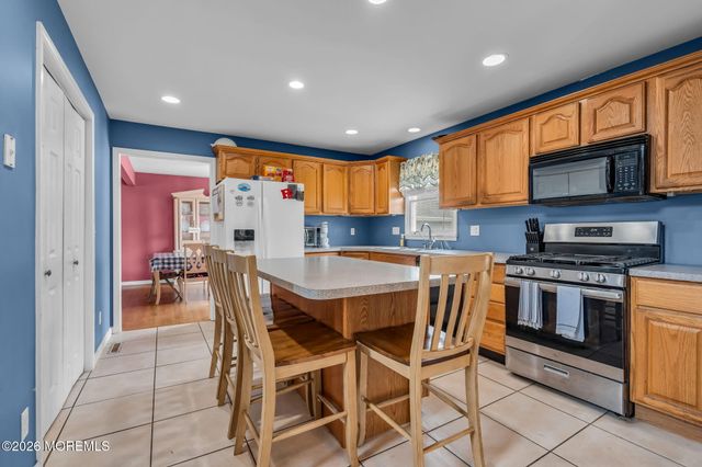 7 Musket Place, Toms River, NJ 08753