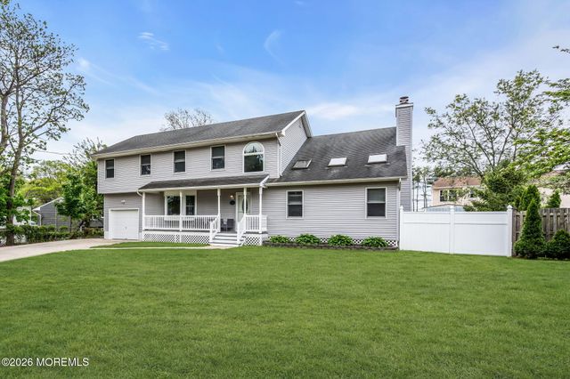 7 Musket Place, Toms River, NJ 08753