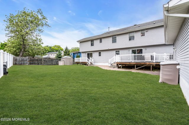 7 Musket Place, Toms River, NJ 08753