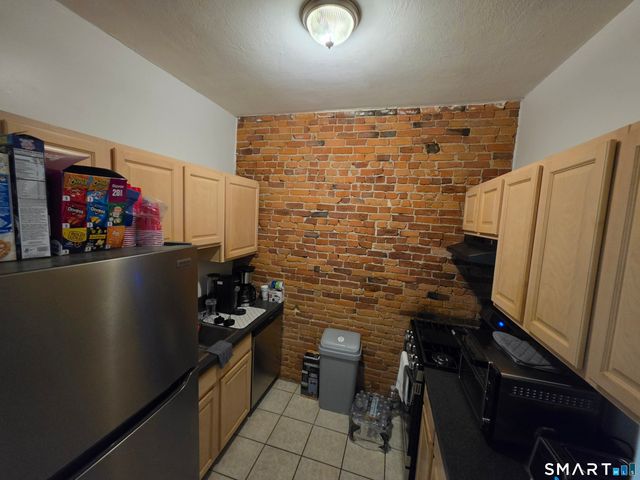 68-70 Morris Street 201, Hartford, CT 06114
