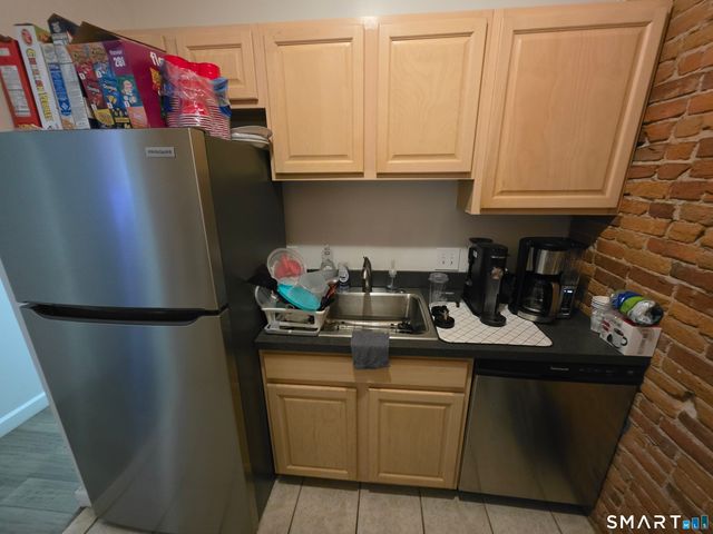68-70 Morris Street 201, Hartford, CT 06114