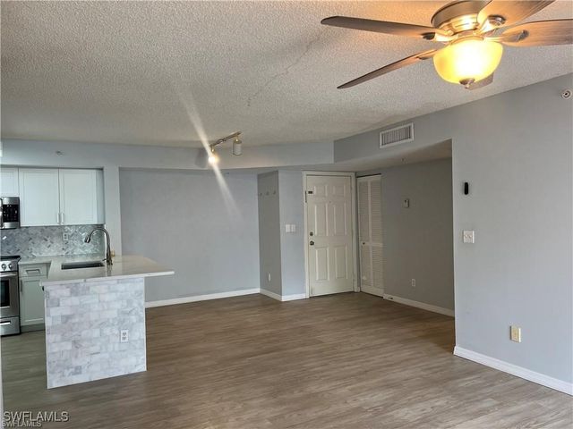 1210 Wildwood Lakes BLVD 206, Naples, FL 34104