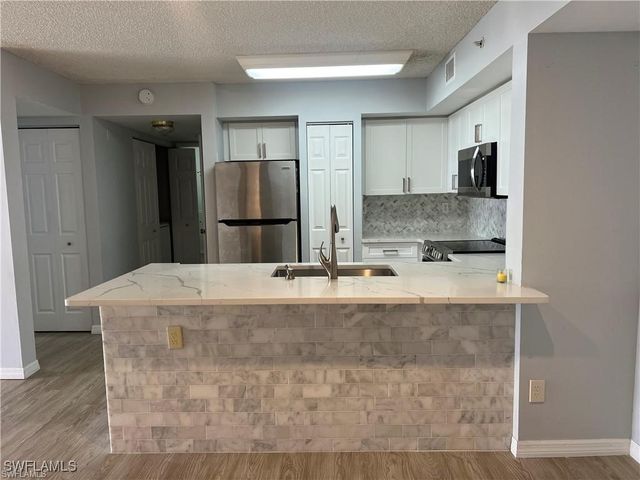 1210 Wildwood Lakes BLVD 206, Naples, FL 34104