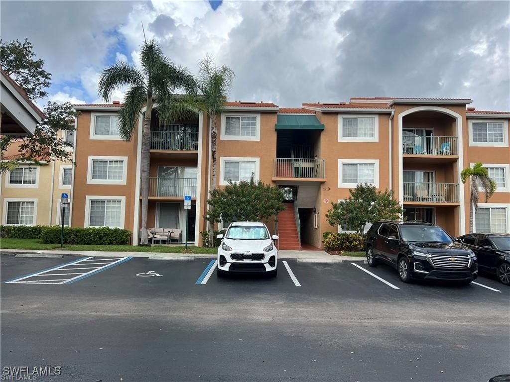 1210 Wildwood Lakes BLVD 206, Naples, FL 34104