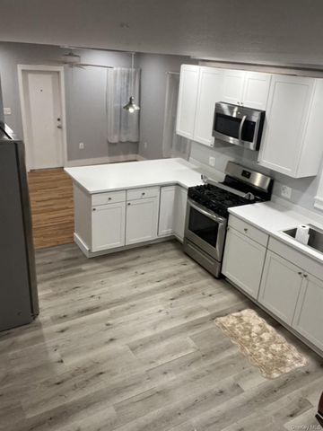42 Taylor Avenue, Poughkeepsie, NY 12601