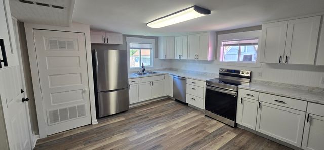 435 S ALLEN ST, Centralia, MO 65240