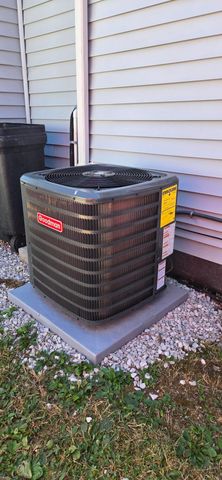 435 S ALLEN ST, Centralia, MO 65240