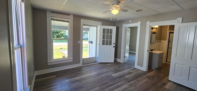 435 S ALLEN ST, Centralia, MO 65240