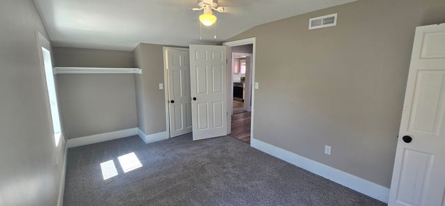 435 S ALLEN ST, Centralia, MO 65240