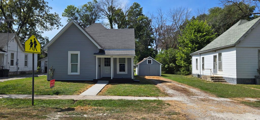 435 S ALLEN ST, Centralia, MO 65240