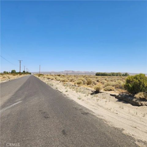 202 Shelly, El Mirage, CA 92301