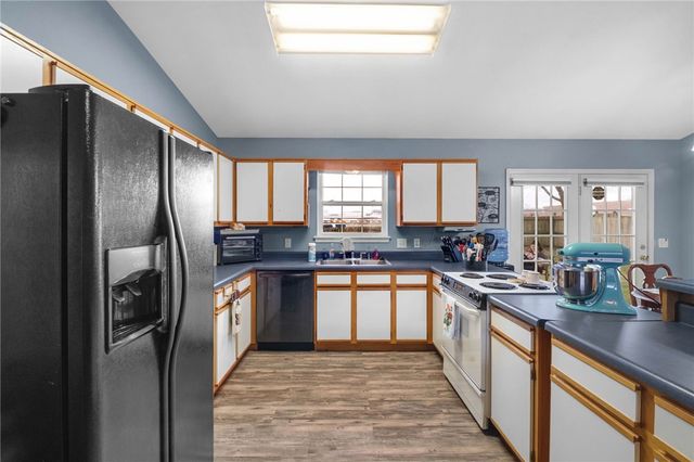 307 Glenwood Place, Siloam Springs, AR 72761