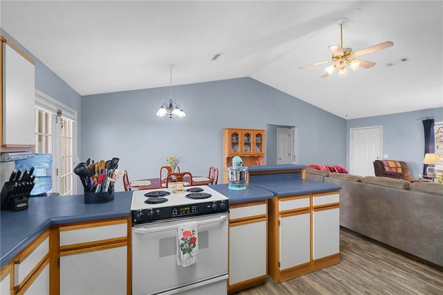 307 Glenwood Place, Siloam Springs, AR 72761