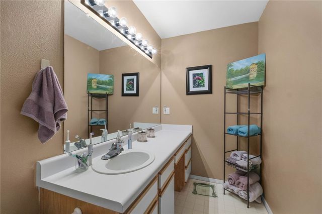 307 Glenwood Place, Siloam Springs, AR 72761