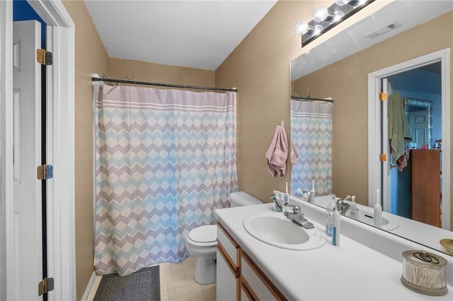 307 Glenwood Place, Siloam Springs, AR 72761