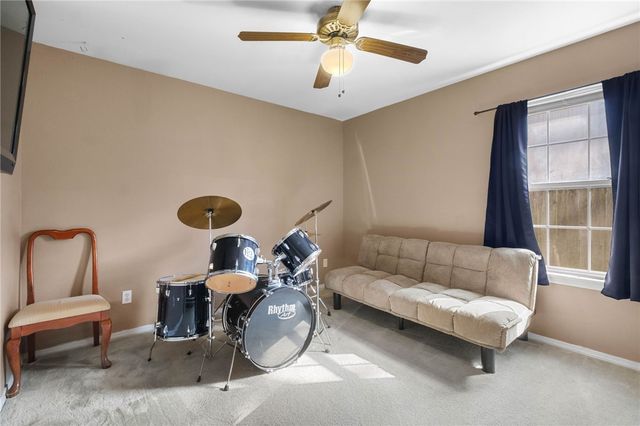 307 Glenwood Place, Siloam Springs, AR 72761